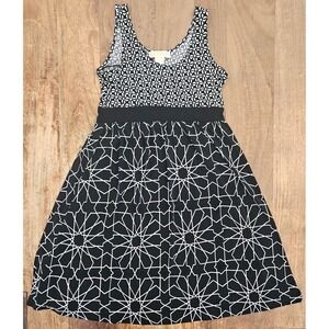 Michael Kors Fit & Flare Dress Womens Size PM Black White Geometric Sleeveless